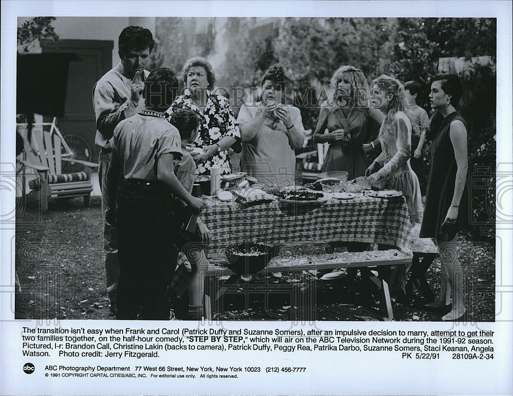 1991 Press Photo P. Rea, Patrick Duffy, Suzanne Somers &quot;Step by Step&quot;- Historic Images