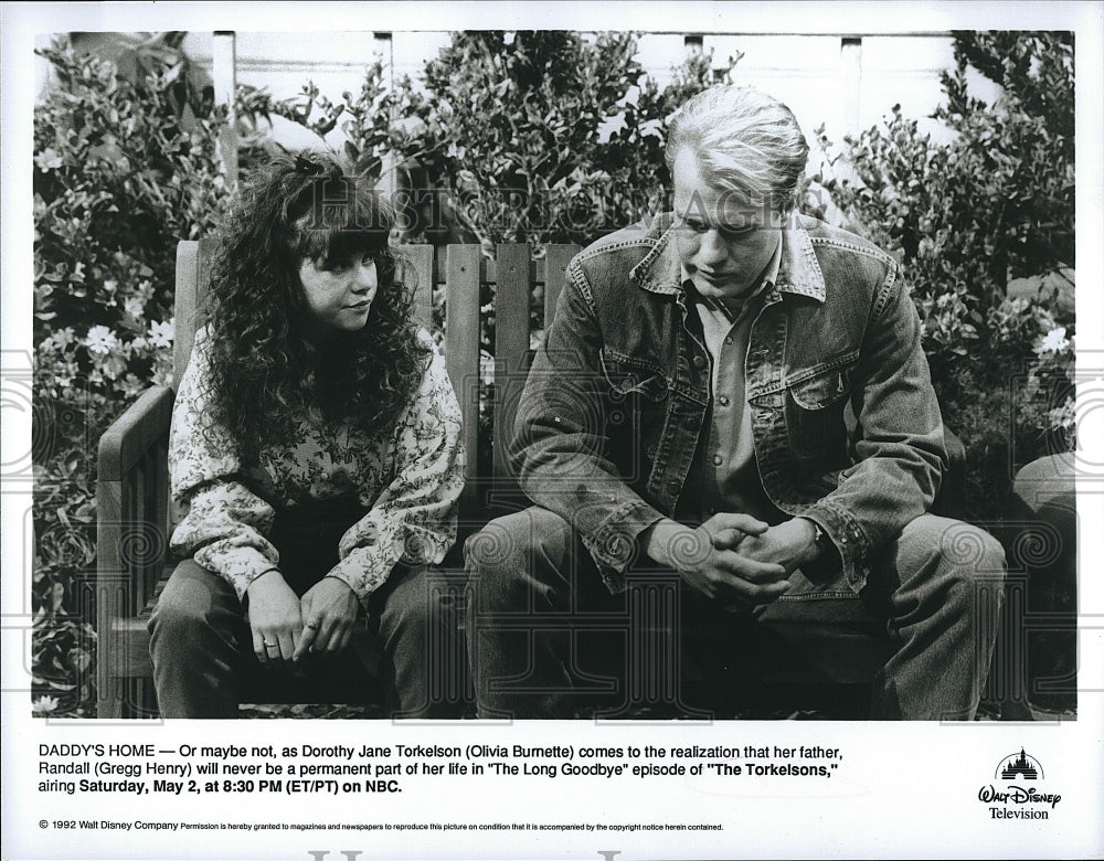 1992 Press Photo Olivia Burnette &amp; Gregg Henry star in &quot;the Torkelsons&quot; - Historic Images