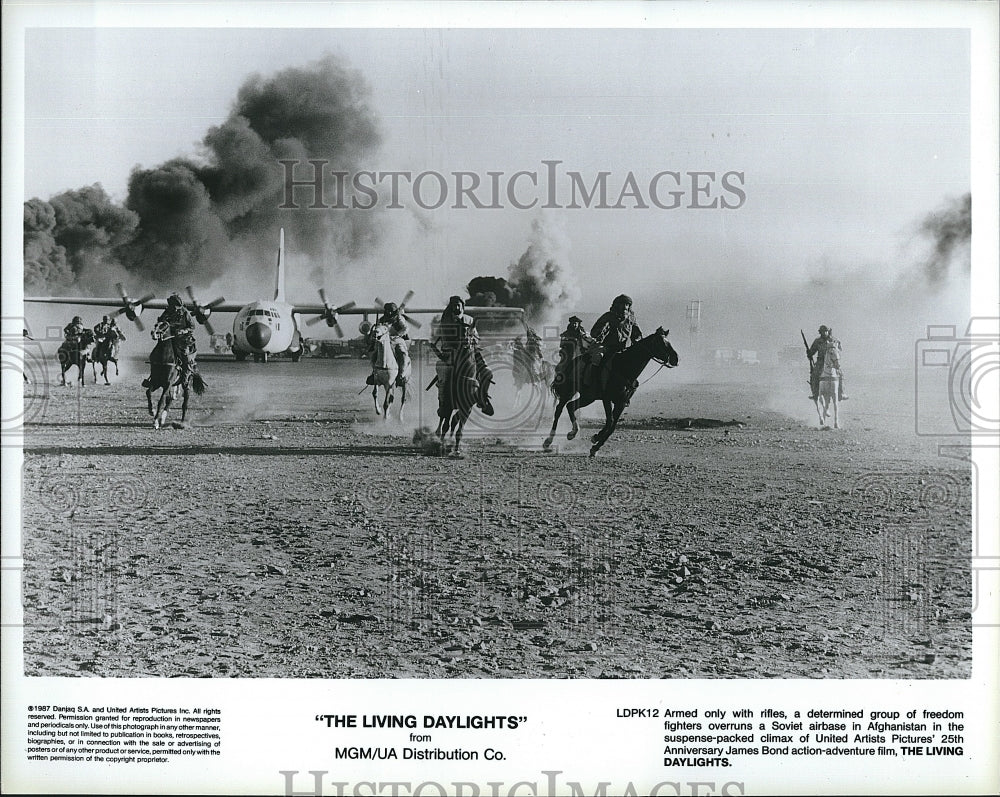 1987 Press Photo The Living Daylights James Bond Action-Adventure- Historic Images