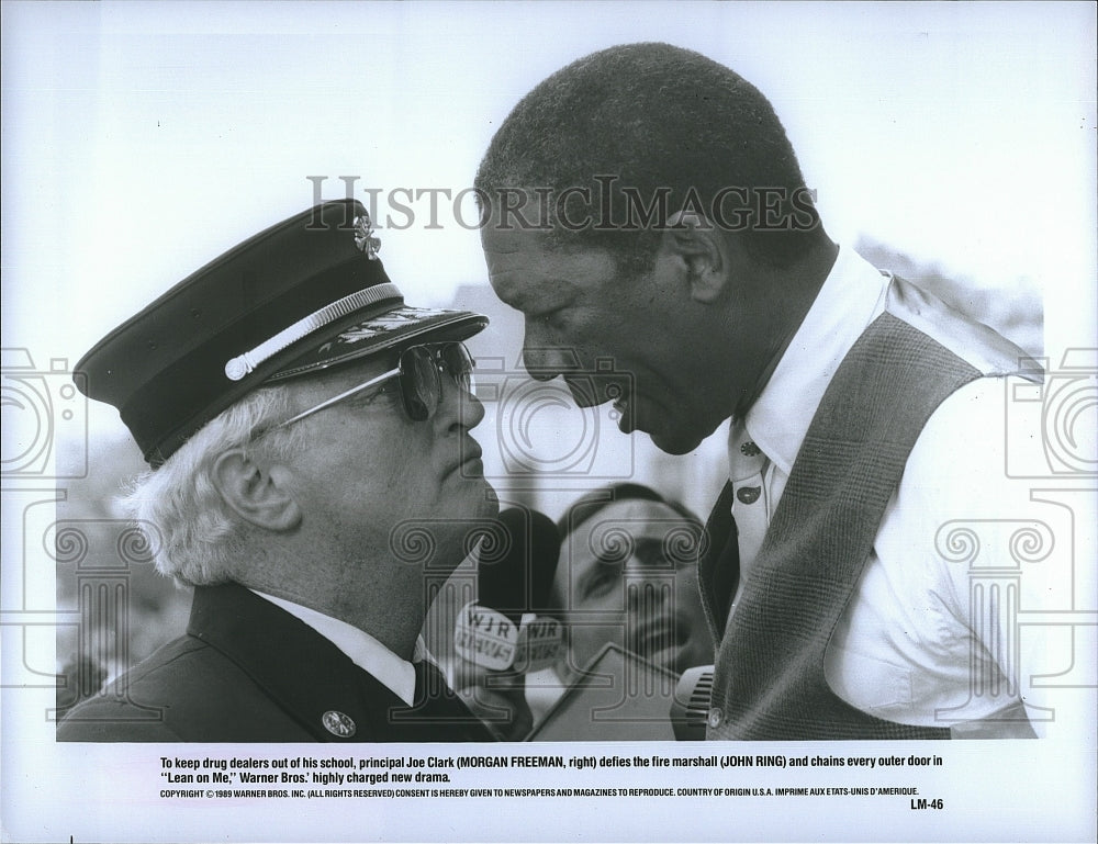 1989 Press Photo Actor Morgan Freeman &amp; John Ring in &quot;Lean On Me&quot;- Historic Images