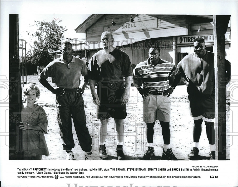 1994 Press Photo Actor Danny Pritchett &amp; Time Brown in &quot;Little Giants&quot;- Historic Images