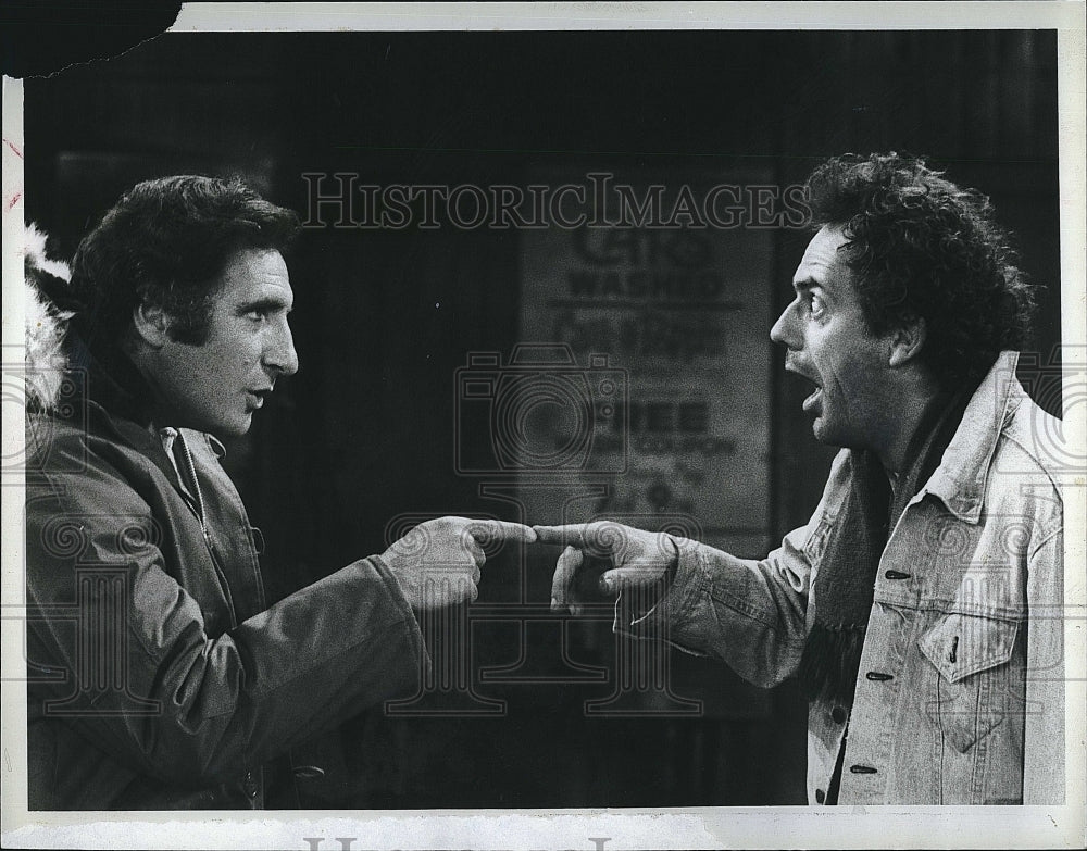 1982 Press Photo Actor Judd Hirsch, and Christopher Lloyd in &quot;Taxi&quot;- Historic Images