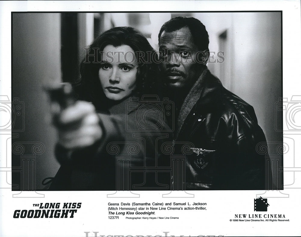 1997 Press Photo Geena Davis &amp; Samuel L. Jackson in &quot;The Long Kiss Goodnight&quot;- Historic Images