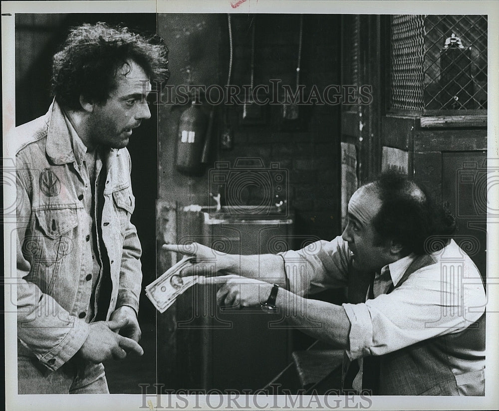 1983 Press Photo &quot;Taxi&quot; Danny De Vito &amp; Christopher Lloyd- Historic Images