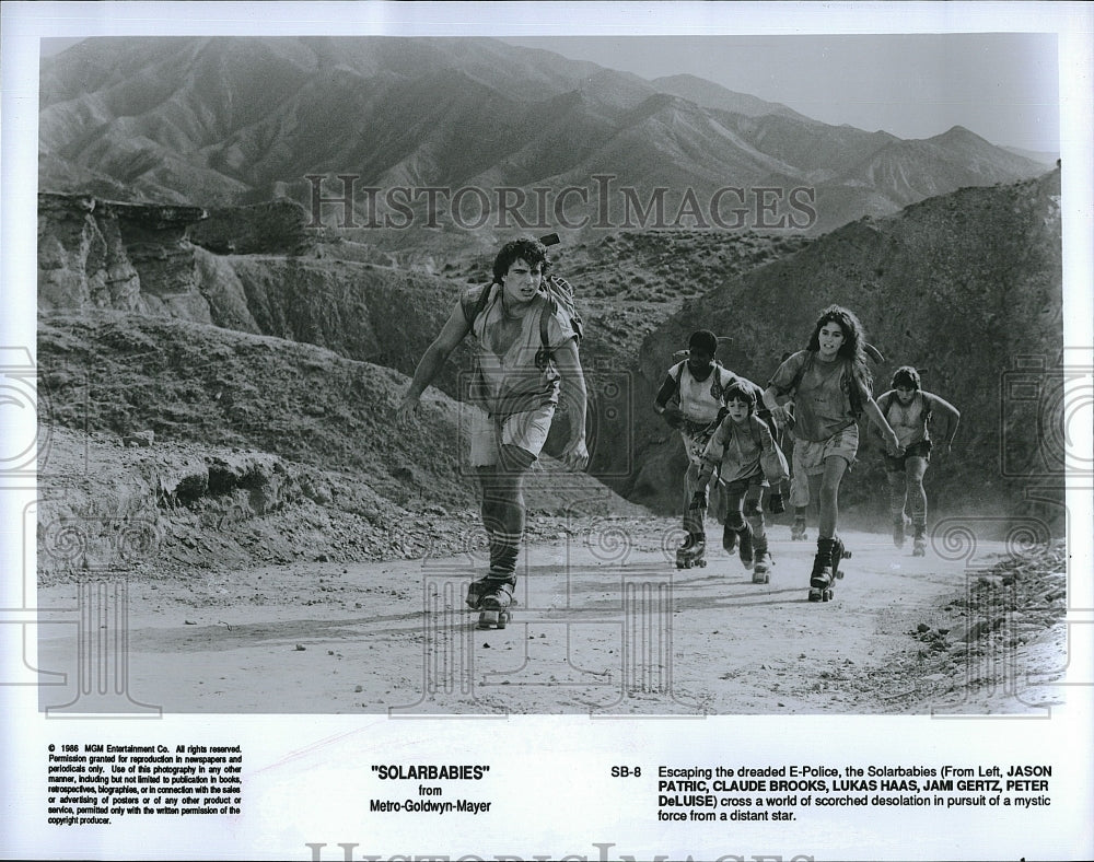 1986 Press Photo Patric Brooks Haas Gertz DeLuise Star In &quot;Solarbabies&quot;- Historic Images