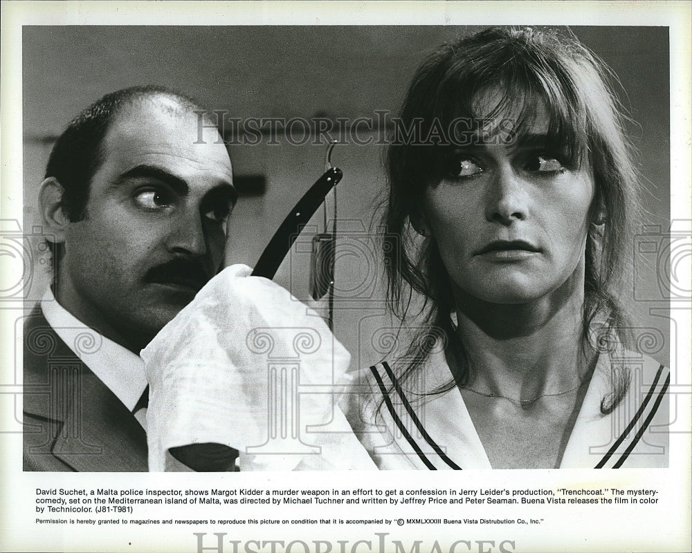 1983 Press Photo Actor David Suchet, Margot Kidder In Trenchcoat- Historic Images