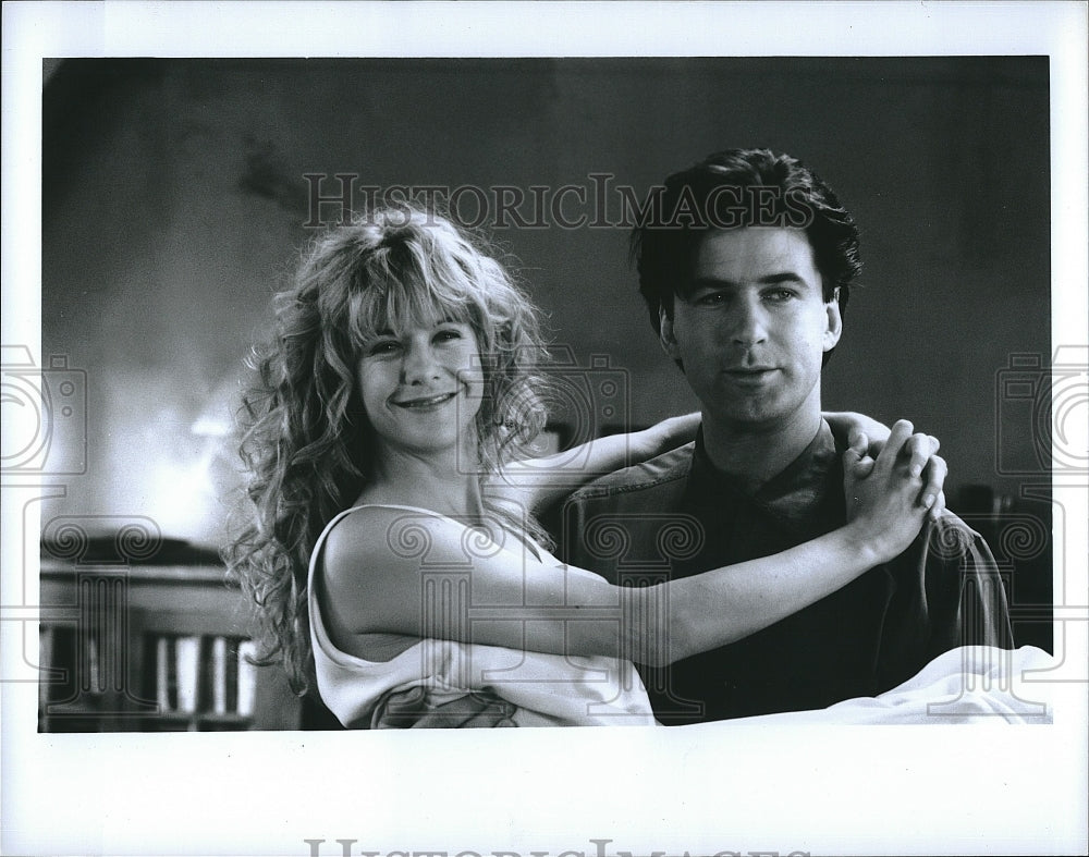 Press Photo A film scene starring Alec Baldwin and unknown actress- Historic Images