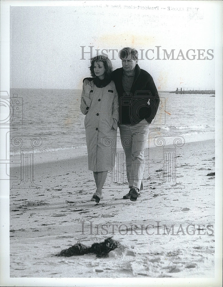 1989 Press Photo &quot;Kennedy&quot; starring Martin Sheen, Blair Brown- Historic Images