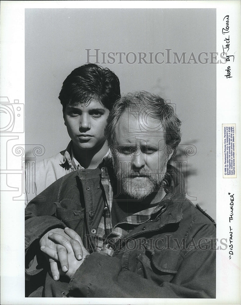 1968 Press Photo Movie Distant Thunder Actors- Historic Images