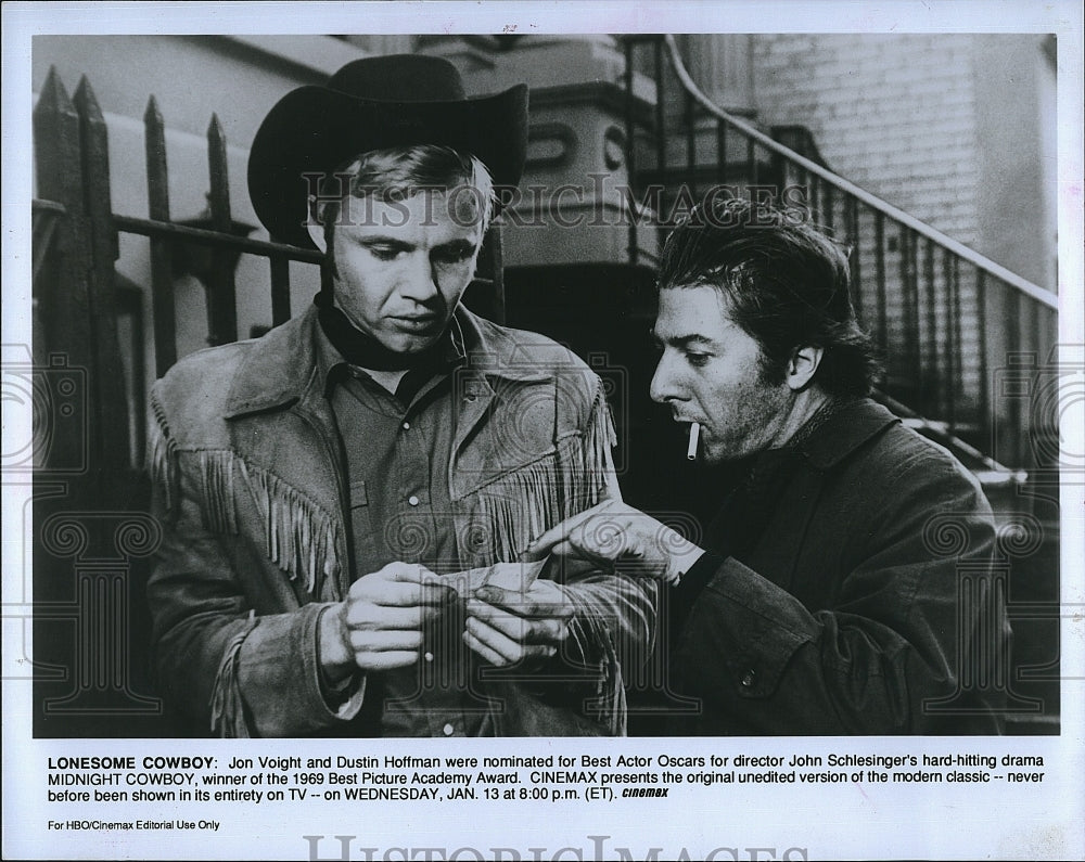 1969 Press Photo Jon Voight &amp; Dustin Hoffman stars in &quot;Midnight Cowboy&quot;- Historic Images