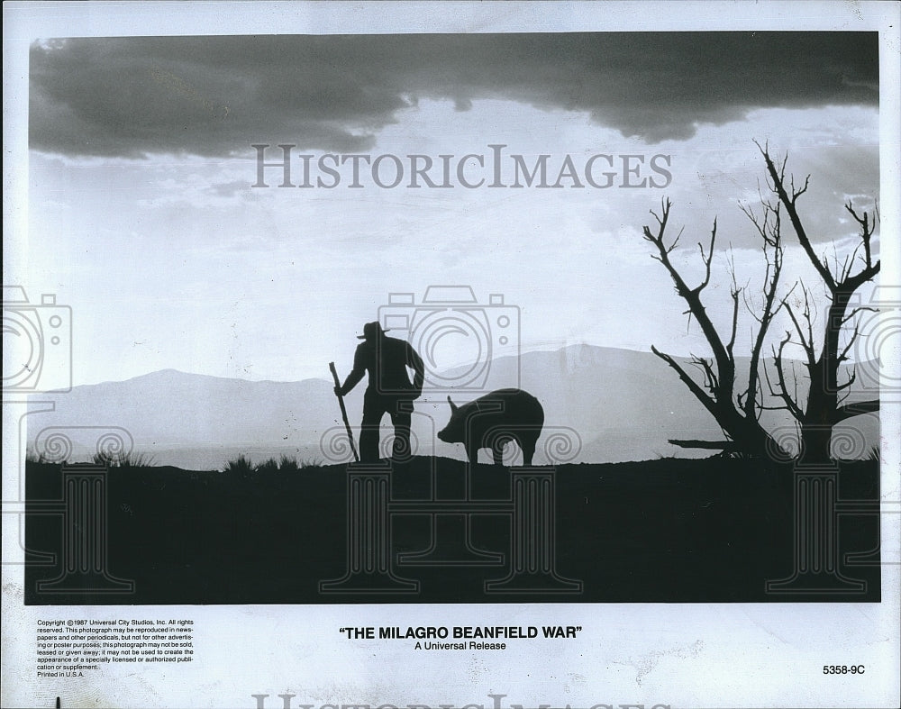 1987 Press Photo From a scene in the movie &quot;The Milagro Beanfield War&quot;- Historic Images