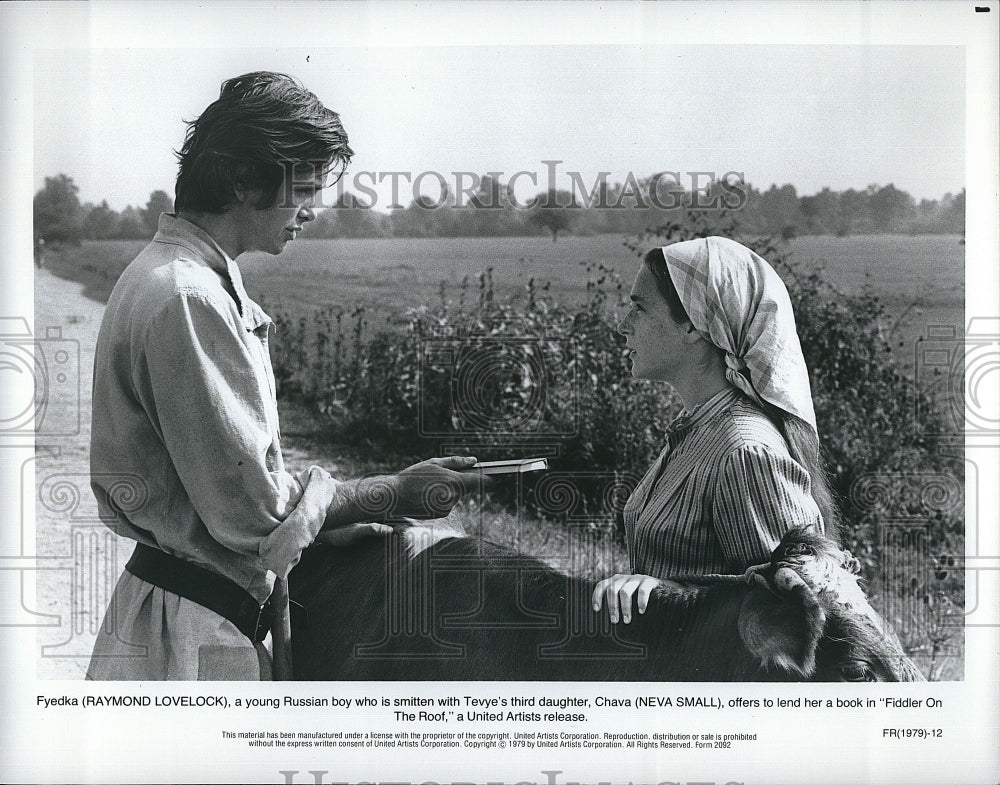 1979 Press Photo Raymond Lovelock &amp; Neva Small in &quot;Fiddler on the Roof&quot;- Historic Images