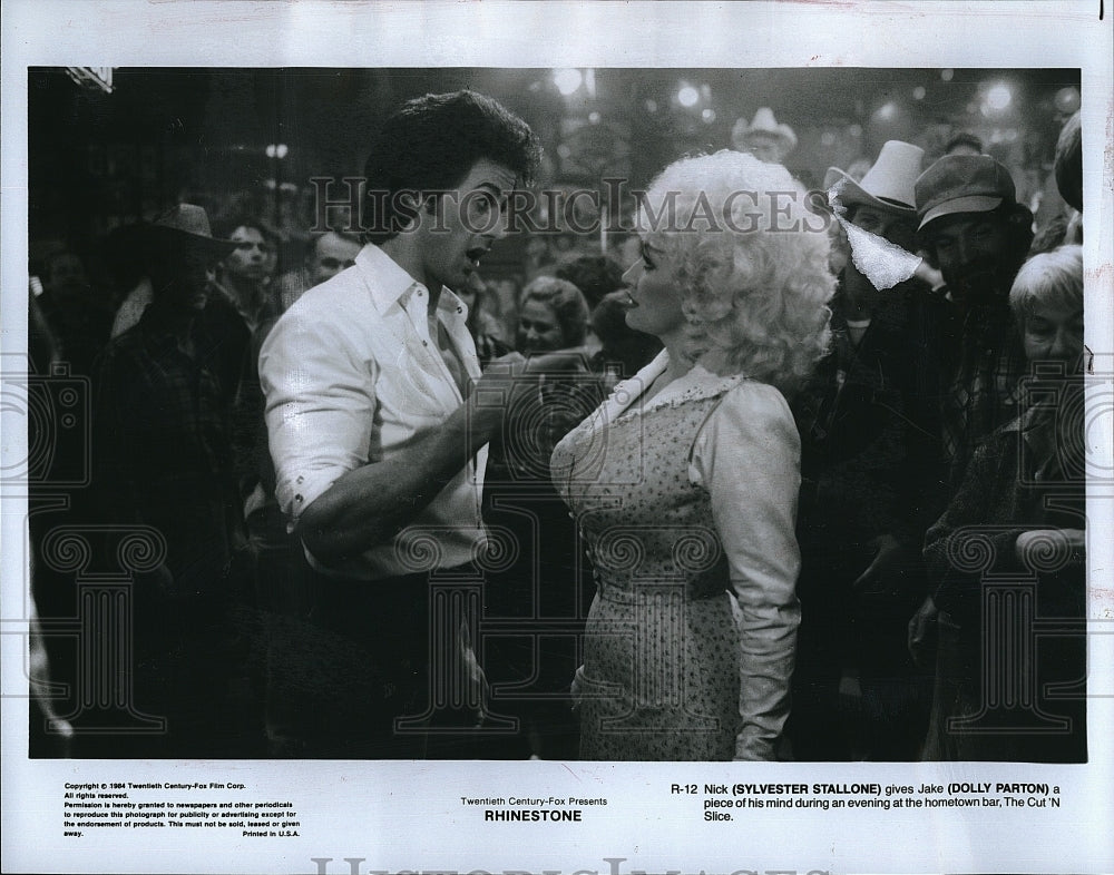 1984 Press Photo Sylvester Stallone and Dolly Parton in &quot;Rhinestone&quot;- Historic Images