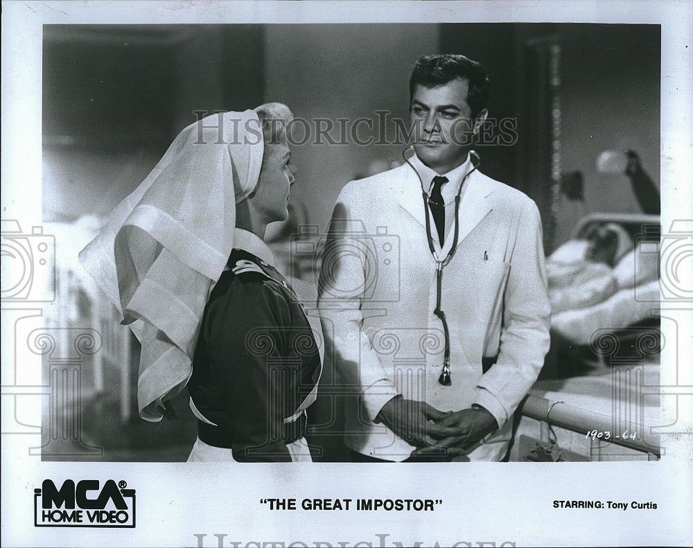 1961 Press Photo Tony Curtis &quot;The Great Impostor&quot;- Historic Images