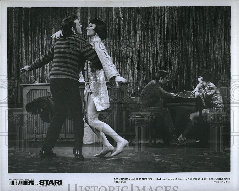 1968 Press Photo Actress Julie Andrews & Don Crichton in "Star!"- Historic Images