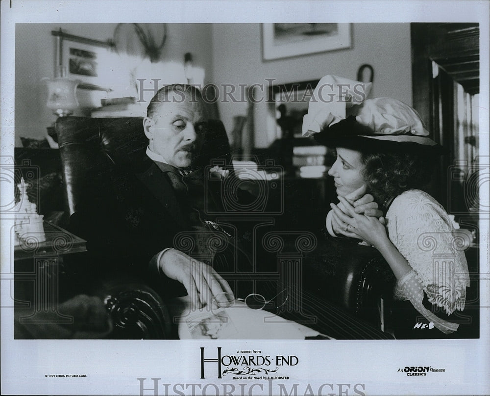 1992 Press Photo Anthony Hopkins &amp; Emma Thompson in &quot;Howards End&quot;- Historic Images