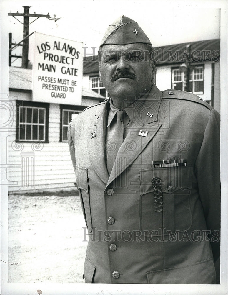 1989 Press Photo Brian Dennehy in CBS-TV &quot;AT&amp;T Presents &quot;Day One&quot;.- Historic Images