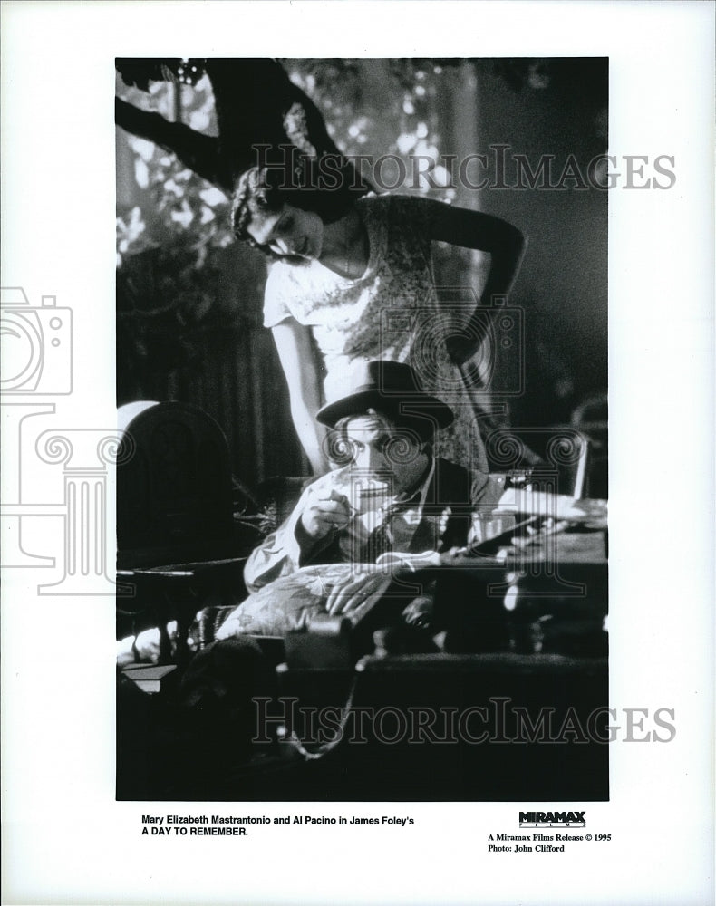 1995 Press Photo Mary Elizabeth Mastrantonio and Al Pacino in"A Day to Remember"- Historic Images