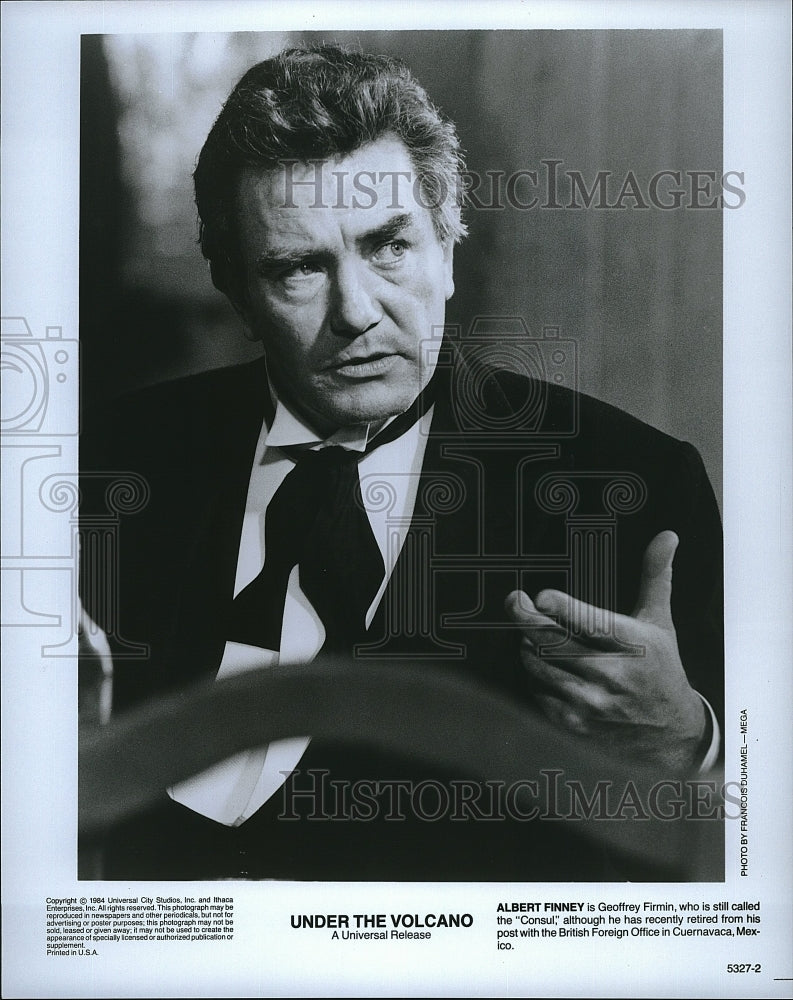 1984 Press Photo Albert Finney Stars In &quot;Under The Volcano&quot;- Historic Images