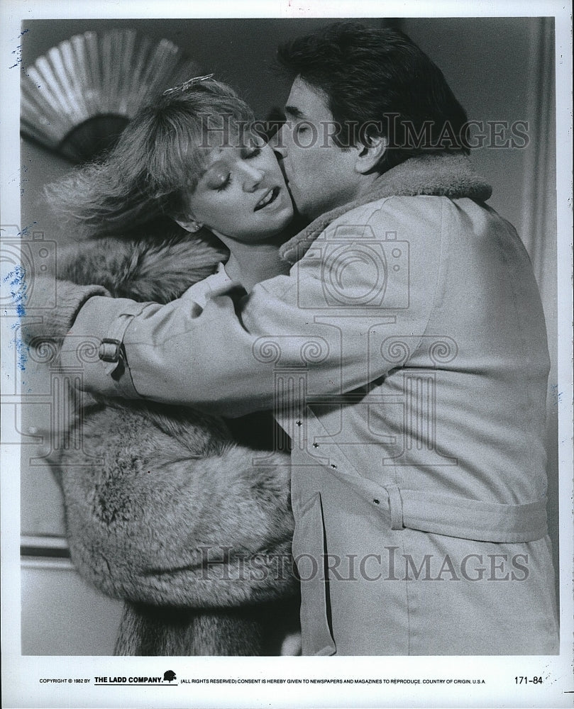 1982 Press Photo Shelly Long &amp; Henry Winkler Star In &quot;Nightshift&quot;- Historic Images