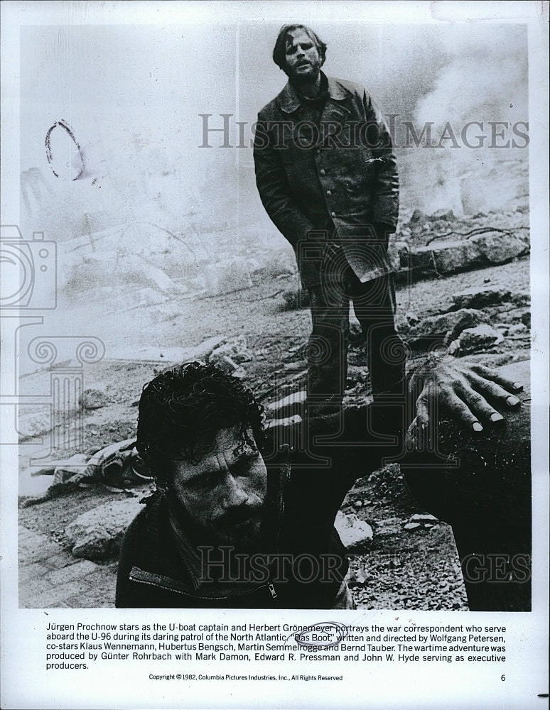 1982 Press Photo Jurgen Prochnow &amp; Herbert Gronemeyer star in &quot;Das Boot&quot;- Historic Images