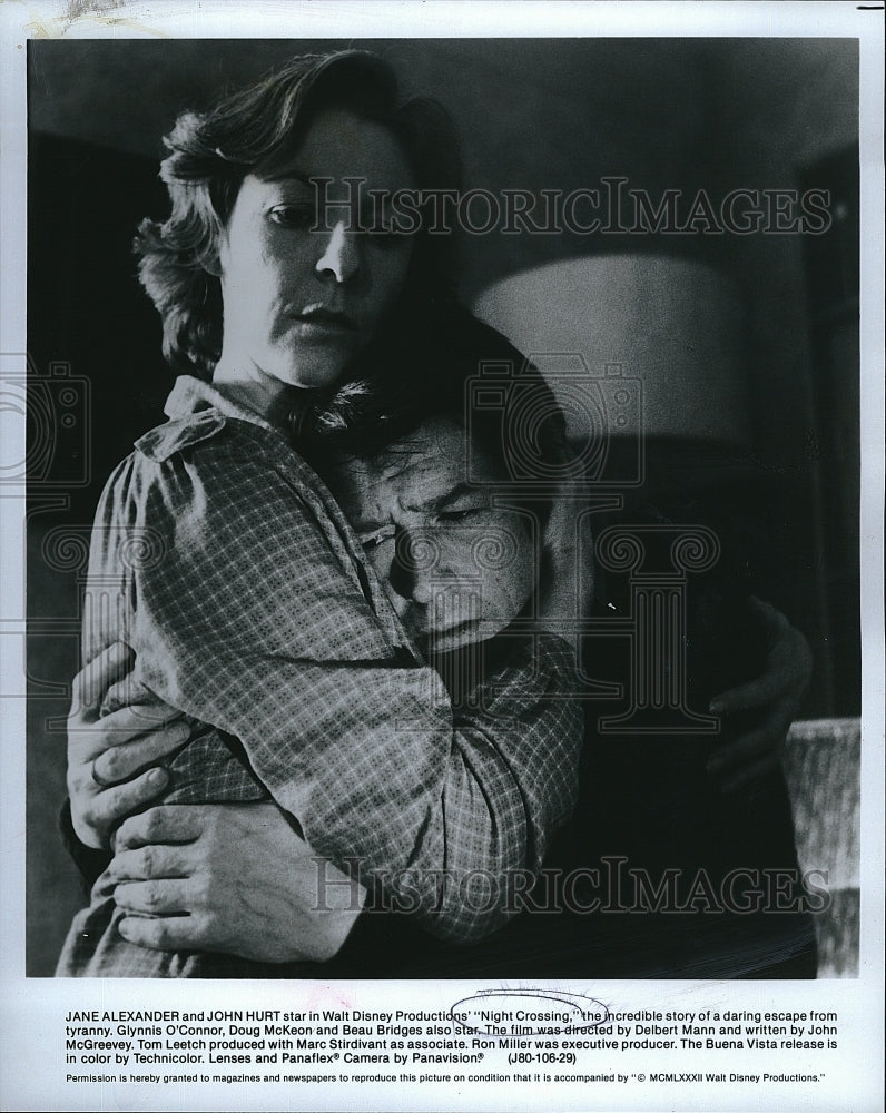 1982 Press Photo Jane Alexander and John Hurt in &quot;Night Crossing&quot;.- Historic Images