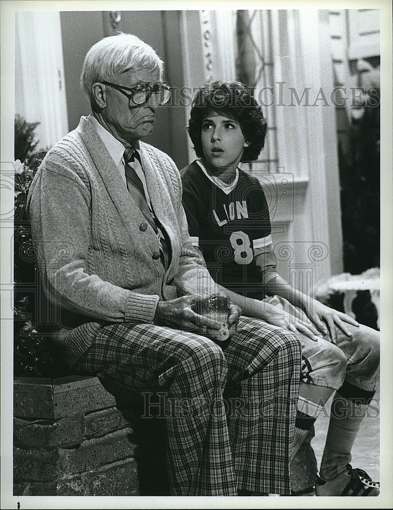 1983 Press Photo Actress Lara Jill Miller &amp; John Hoyt in &quot;Gimme a Break&quot;- Historic Images