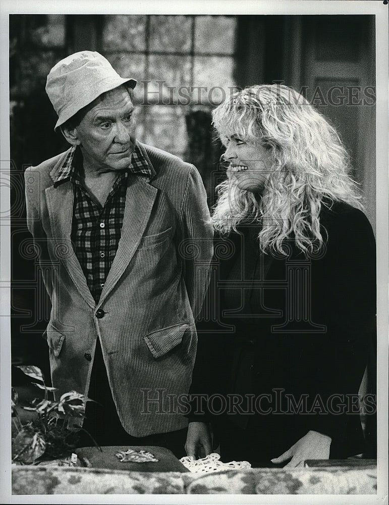 1982 Press Photo Sally Struthers Gloria Comedy Series Burgess Meredith- Historic Images