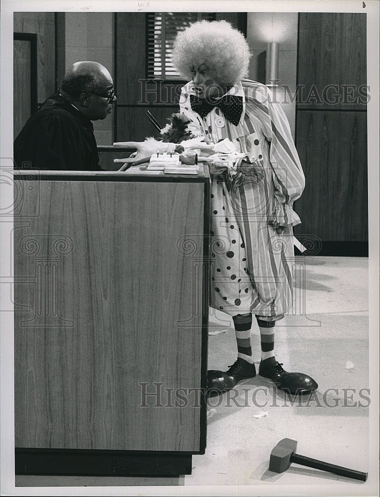 1990 Press Photo The Golden Girls TV show Dick Van Dyke - Historic Images