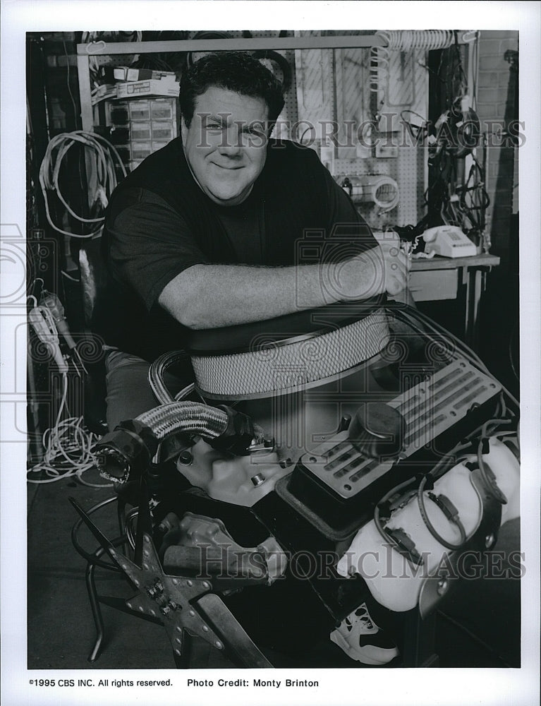 1995 Press Photo George Wendt Stars On &quot;The George Wendt Show&quot;- Historic Images