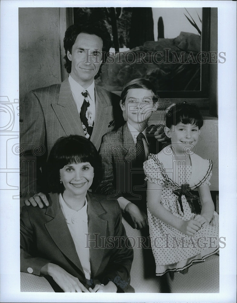 1987 Press Photo &quot;Just Like Family&quot;Cindy Williams,Bill Hudson,Damon,Johnston- Historic Images