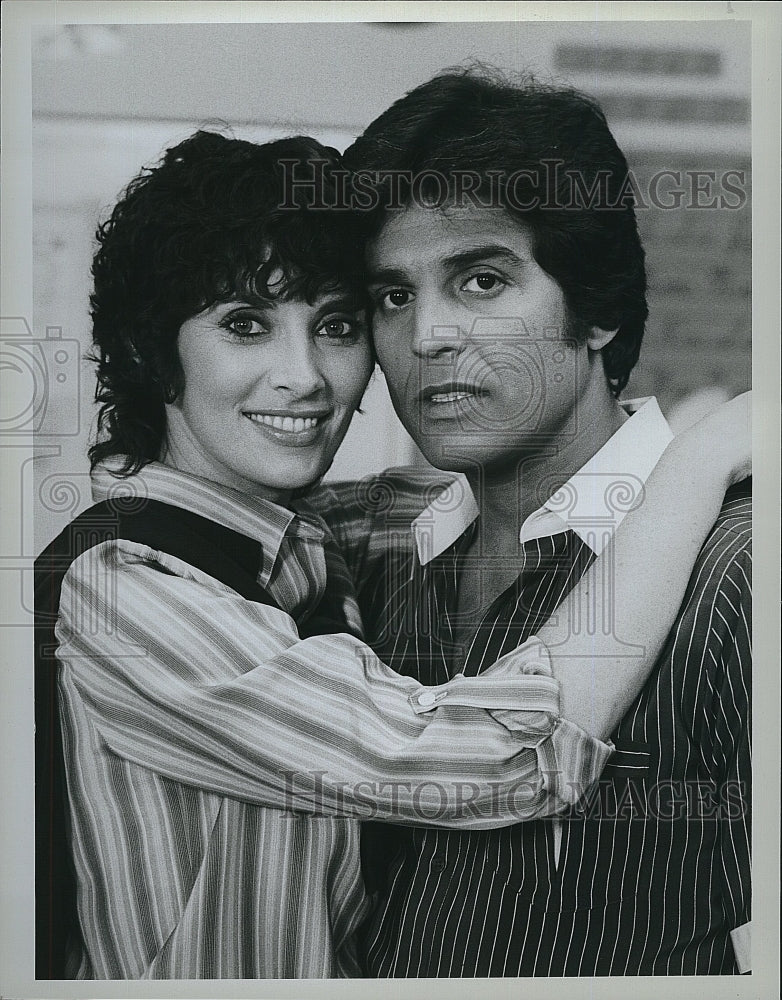 1982 Press Photo Actor Erik Estrada, Actress, Author Beverly Sassoon In Chips- Historic Images