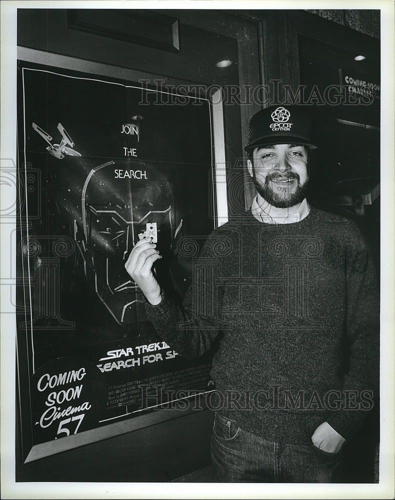 1984 Press Photo Student Aaron Weinstein &amp; &quot;Star Trek&quot; poster- Historic Images