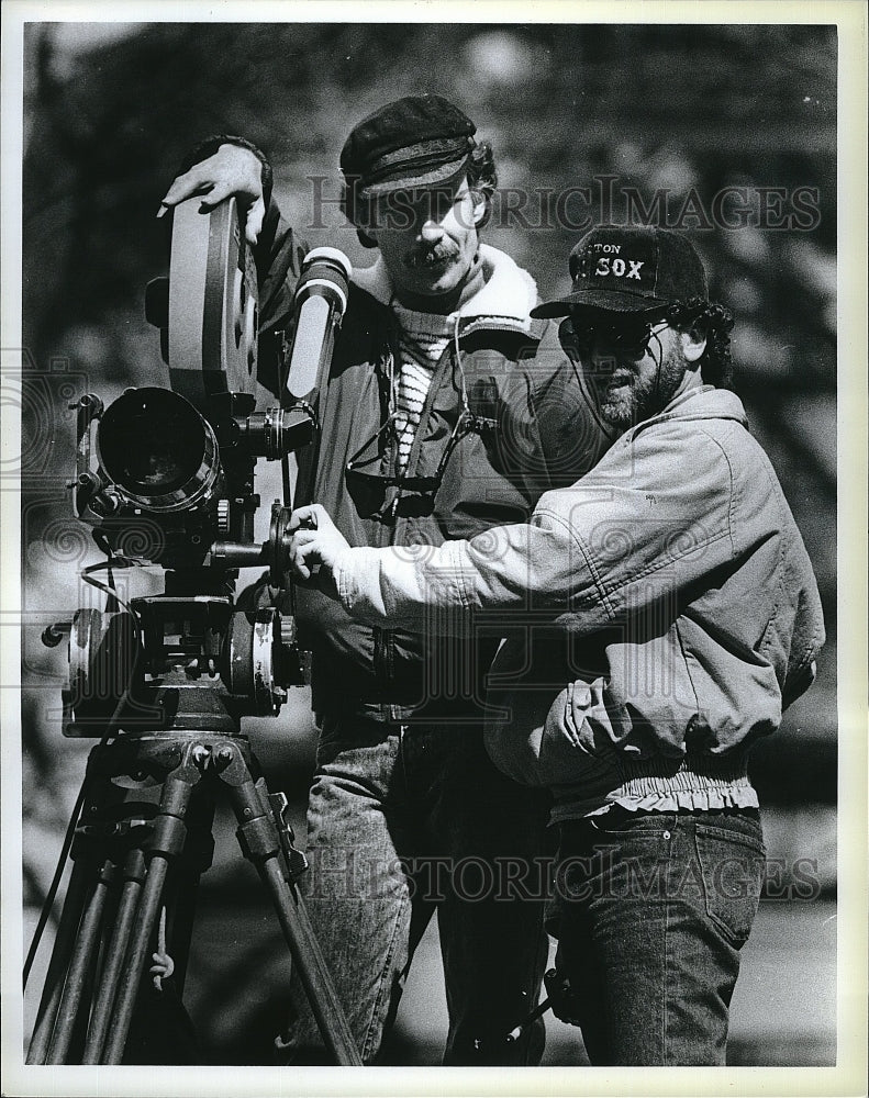 1987 Press Photo Cameramen Filming Harry McGraw And The Law- Historic Images