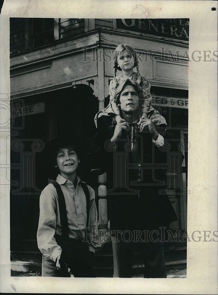 1983 Press Photo Keith Mitchell Barry Van Dyke Gun Shy- Historic Images