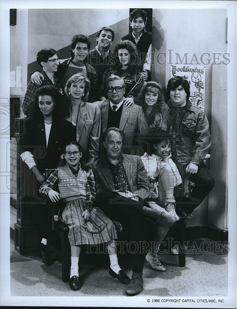 1986 Press Photo Tannis Valley and Howard Hesseman in &quot;Head of the Class&quot;- Historic Images