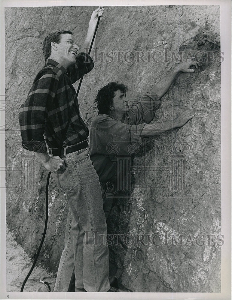 1988 Press Photo Michael Landon and Tom Sullivan in NBC-TV&#39;s&quot;Highway to Heaven&quot;- Historic Images