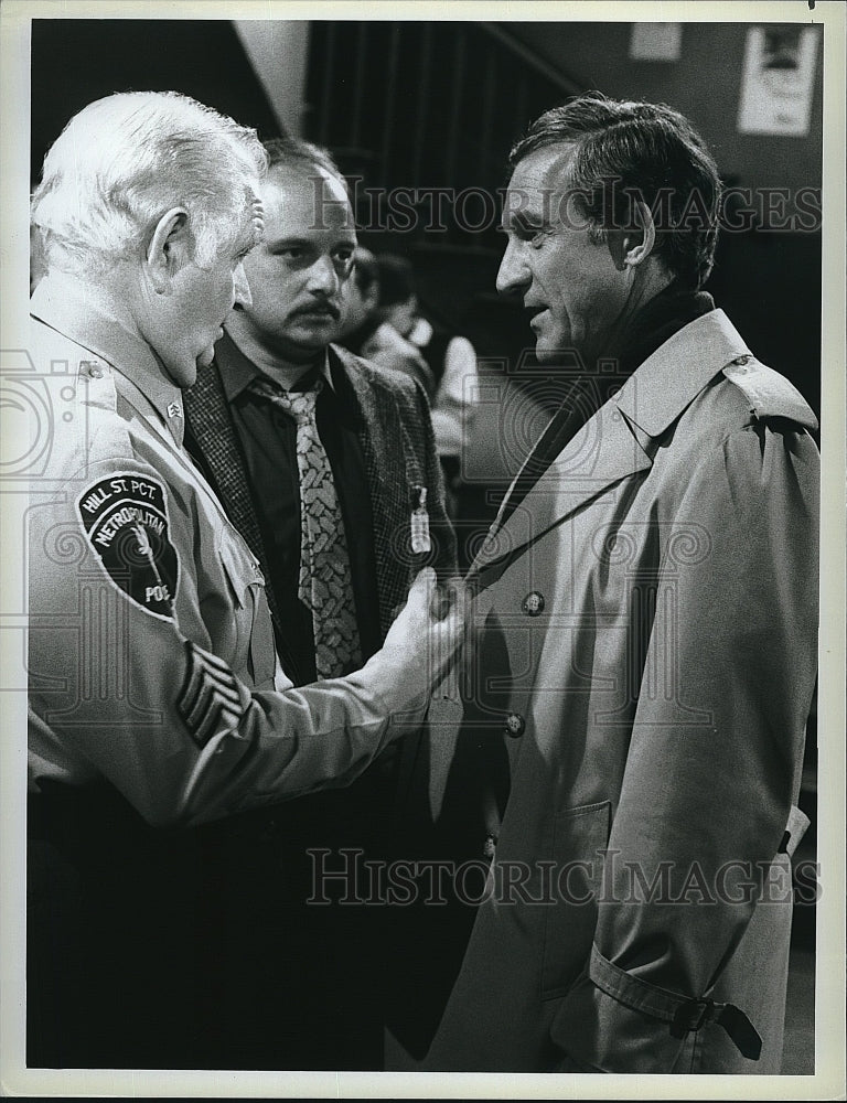 1985 Press Photo Dennis Franz and Daniel Travanti of TV show &quot;Hill Street Blues&quot;- Historic Images