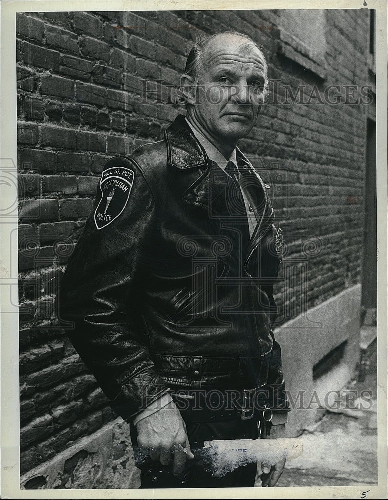 1981 Press Photo Michael Conrad in &quot;Hill Street Blues&quot;- Historic Images