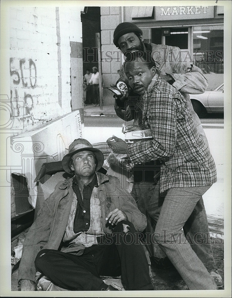 1984 Press Photo Taureen Blacque and Kiel Martin in &quot;Hill Street Blues&quot;- Historic Images