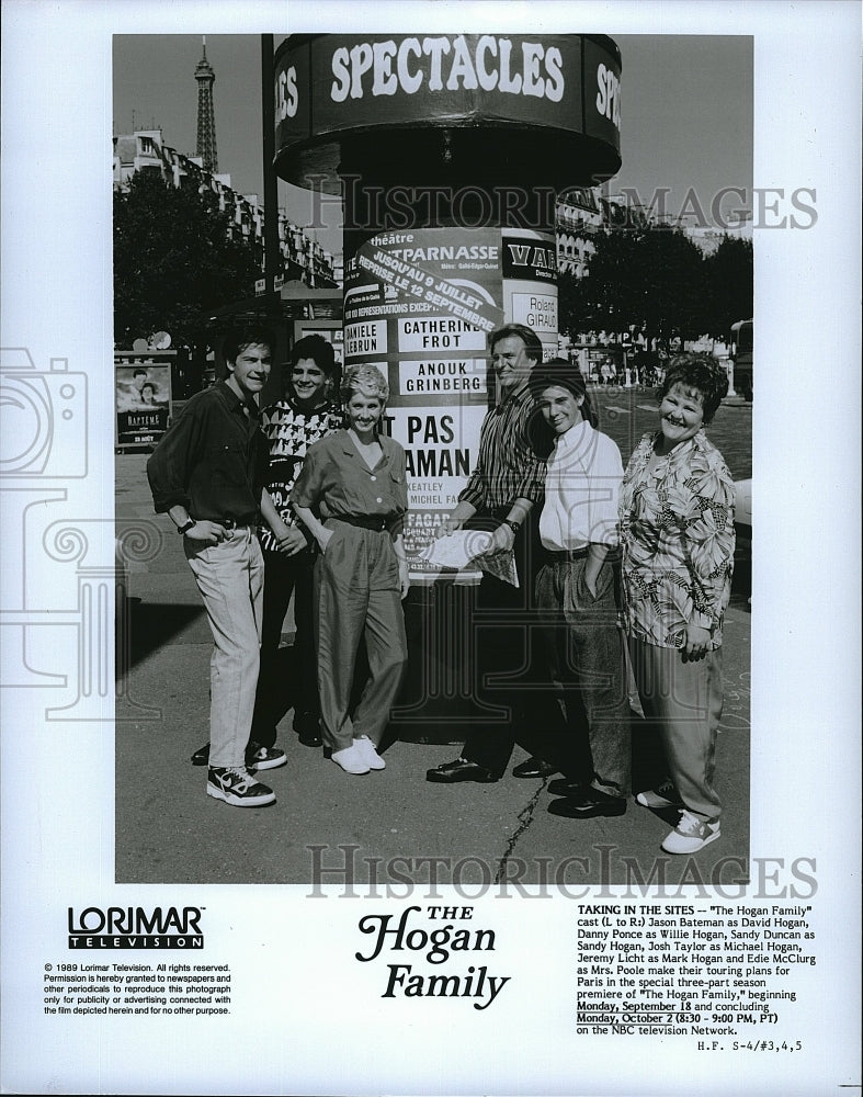 1989 Press Photo Actress Sandy Duncan &amp; Cast Members in &quot;The Hogan Family&quot;- Historic Images