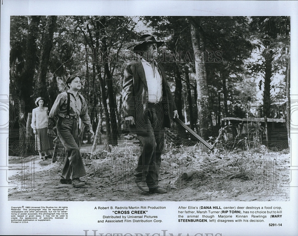 1983 Press Photo Dana Hill, Rip Torn, Mary Steenburgen in &quot;Cross Creek&quot;- Historic Images