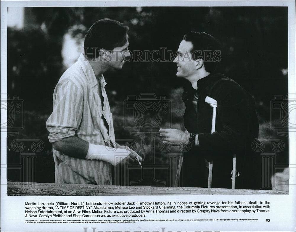 1987 Press Photo William Hurt and Timothy Hutton in &quot;A Time of Destiny&quot;- Historic Images