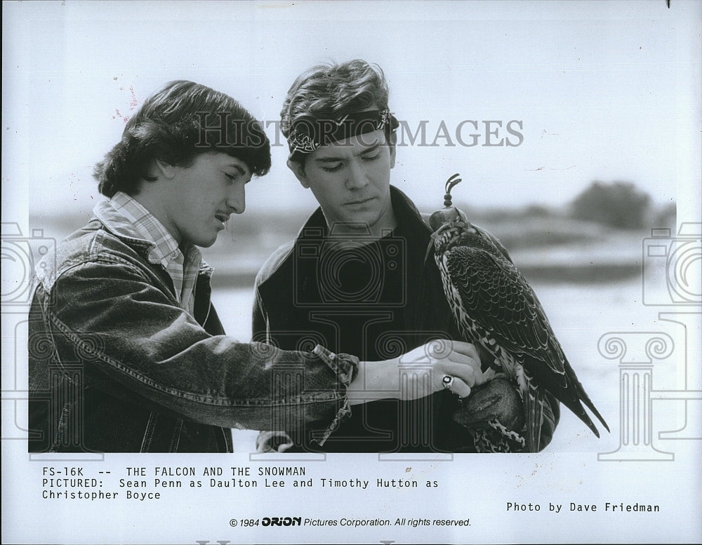 1984 Press Photo Sean Penn American Actor Timothy Hutton Falcon And The Snowman- Historic Images