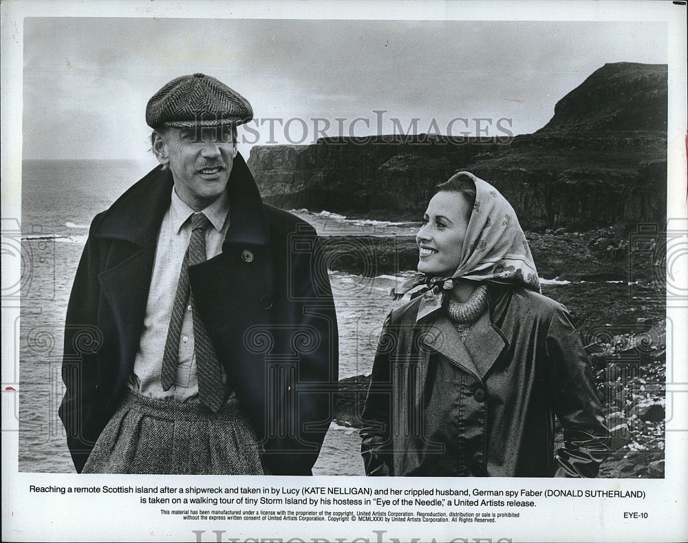 1981 Press Photo Actor Donald Sutherland &amp; Kate Nelligan in &quot;Eye of the Needle&quot;- Historic Images