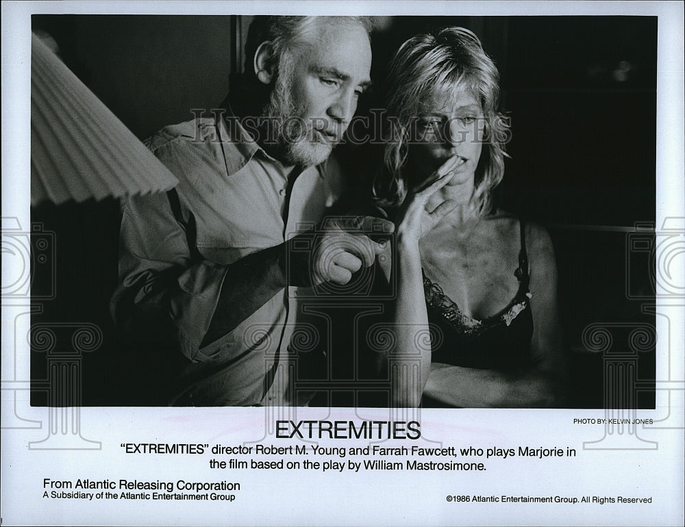 1986 Press Photo Actress Farrah Fawcett &amp; Director Robert Young of &quot;Extremities&quot;- Historic Images