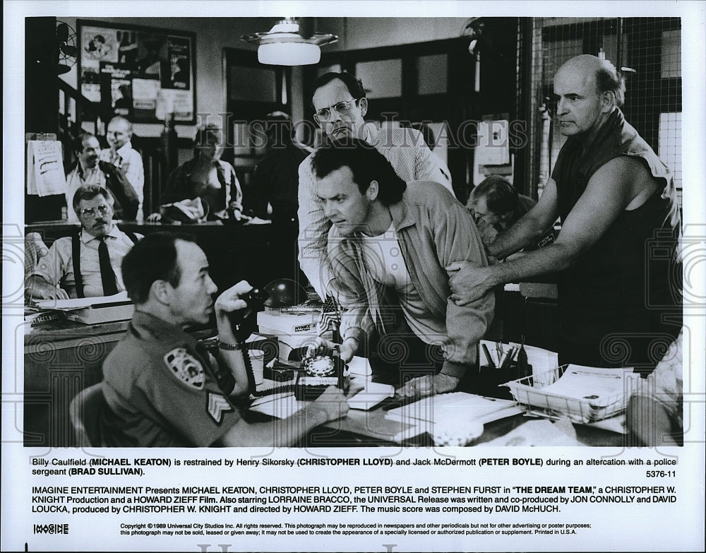 1989 Press Photo Actor Michael Keaton &amp; Peter Boyle in &quot;The Dream Team&quot;- Historic Images