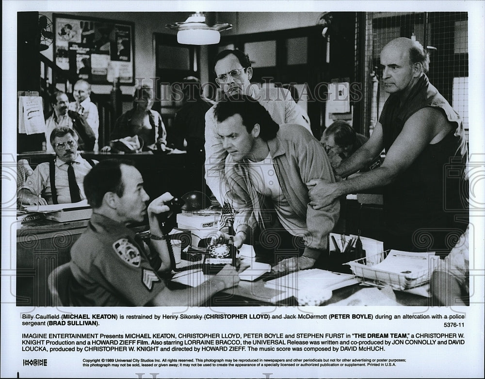 1989 Press Photo Actor Michael Keaton & Peter Boyle in "The Dream Team"- Historic Images