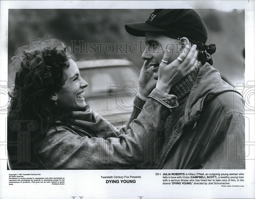 1991 Press Photo Julia Roberts &amp;Campbell Scott in &quot;Dying Young&quot;- Historic Images