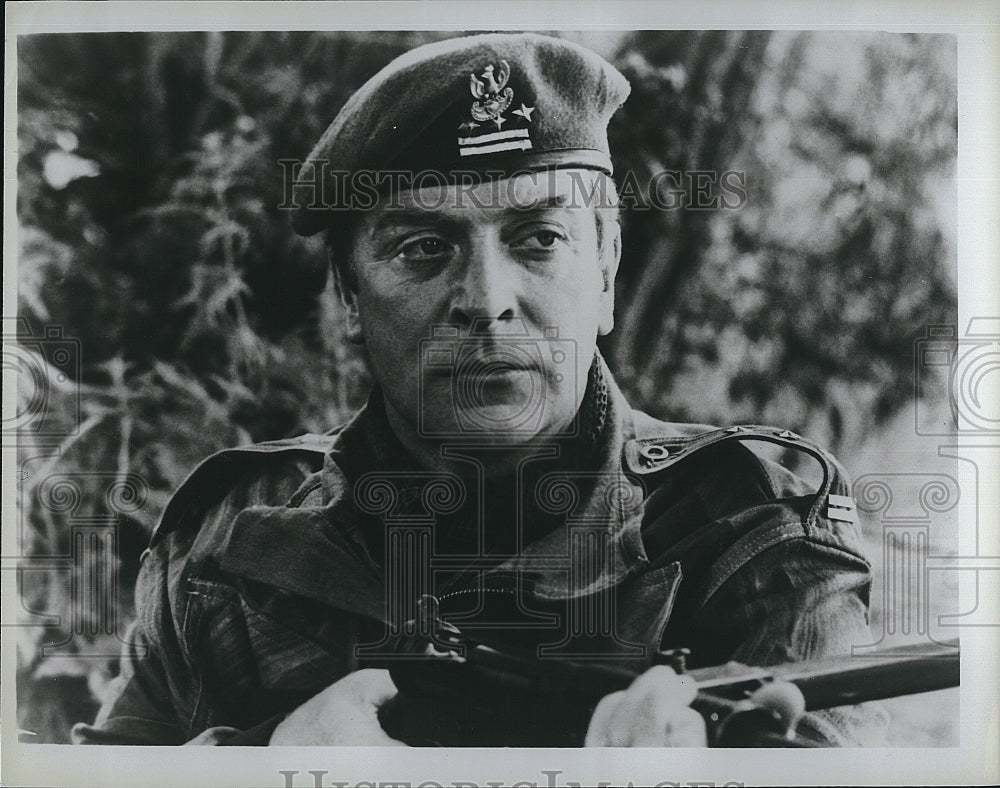 1981 Press Photo Michael Cane stars in &quot;The Eagle Has Landed&quot;- Historic Images